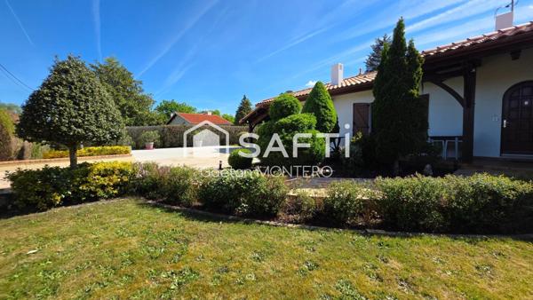 À vendre à Parentis-en-Born, maison avec grand terrain proche centre-ville.