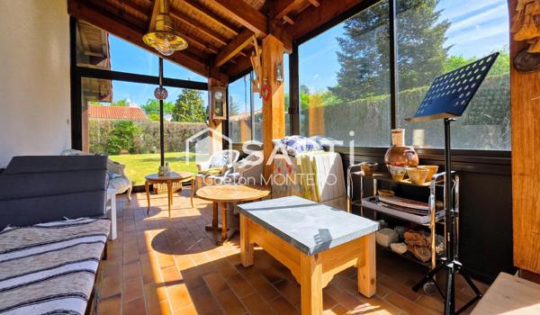 À vendre à Parentis-en-Born, maison avec grand terrain proche centre-ville.