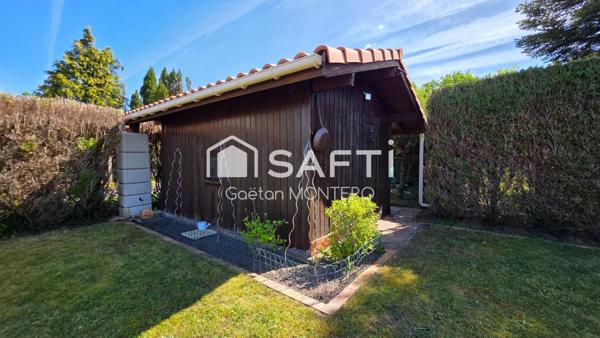 À vendre à Parentis-en-Born, maison avec grand terrain proche centre-ville.