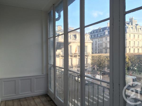 Appartement T3 à vendre  3 pièces - 141,55 m 2   PAU  - 64