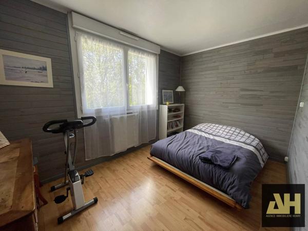 EXCLUSIVITE - MAISON - PROX RIVES DE LA PENFELD - 4 CHAMBRES ET 1 BUREAU - JARDIN CLOS - GARAGE