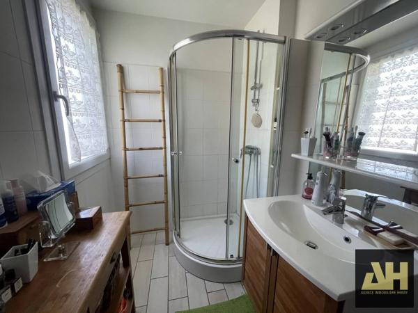EXCLUSIVITE - MAISON - PROX RIVES DE LA PENFELD - 4 CHAMBRES ET 1 BUREAU - JARDIN CLOS - GARAGE