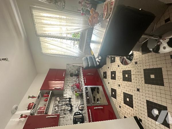 Maison à vendre à VICHY, avec jardin et garage