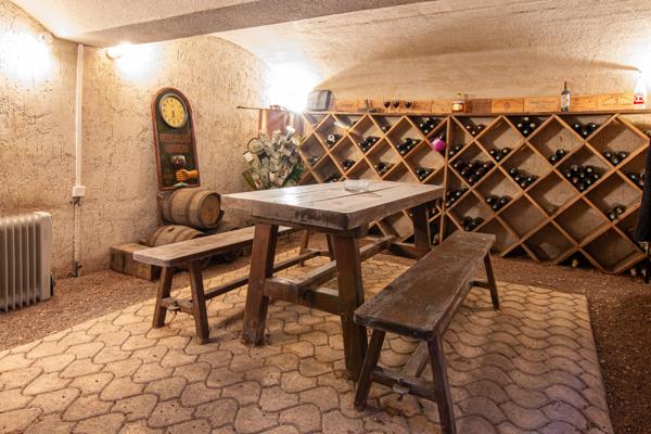 Montmerle-sur-Saône 226m² - 3300m² - Piscine - 5 Chambres - 2/3 Garages