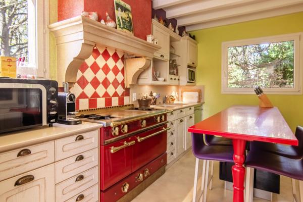 Montmerle-sur-Saône 226m² - 3300m² - Piscine - 5 Chambres - 2/3 Garages