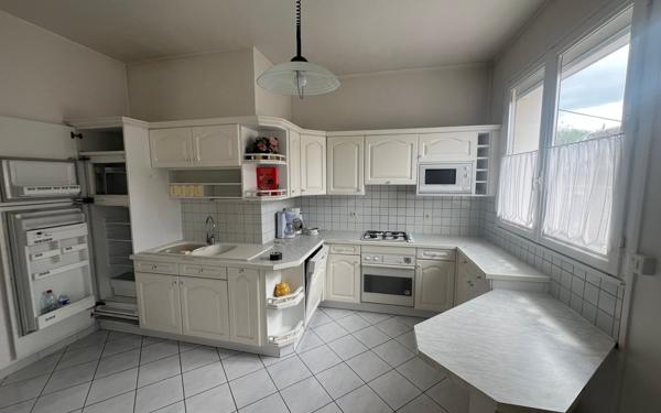 Maison à vendre    6 pièces • 218 m2 Saint-Quentin