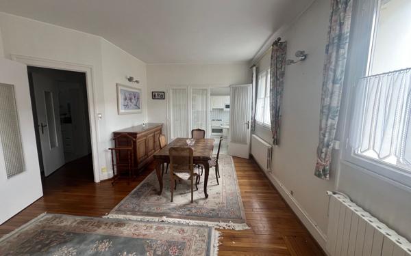 Maison à vendre    6 pièces • 218 m2 Saint-Quentin