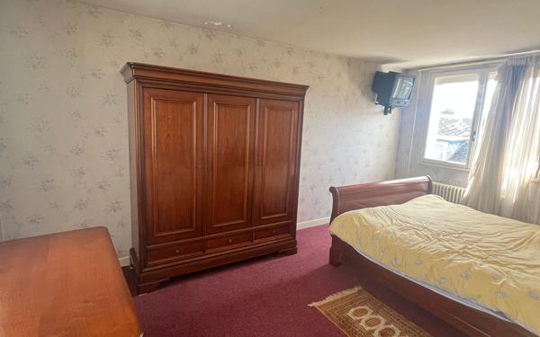 Maison à vendre    6 pièces • 218 m2 Saint-Quentin