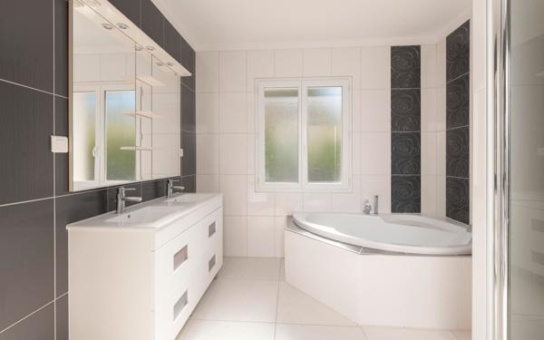 Maison à vendre    5 pièces •  Saint-Avit