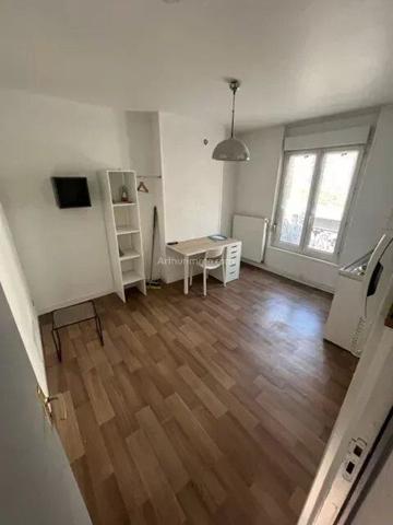 Location                                                      Studio
                        
                                         15 m2                     à Reims