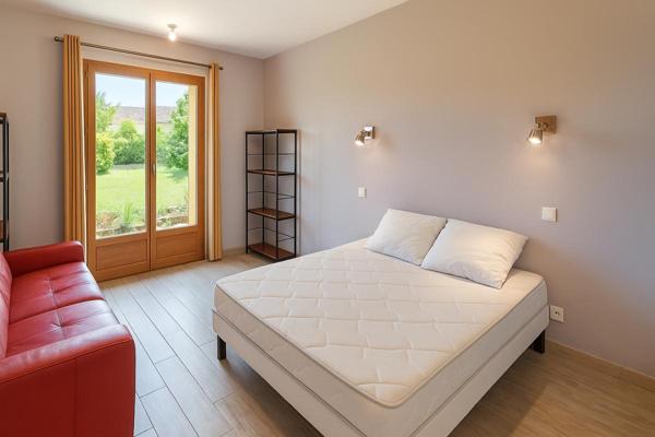 Maison familiale à Saint Nauphary 82370 -T 6 110 m2 avec piscine