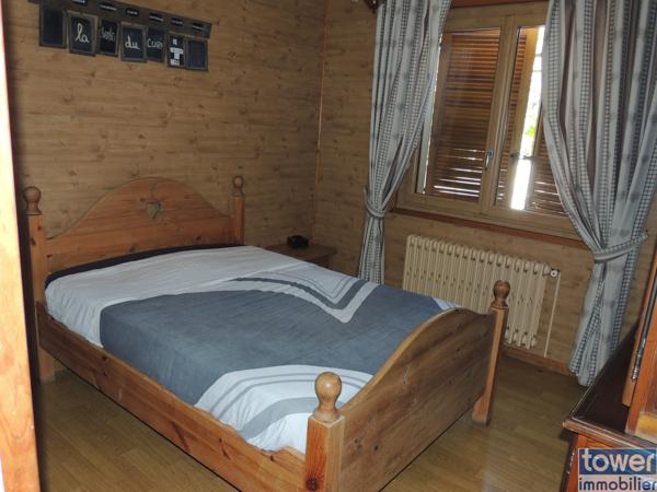 Ancienne boulangerie avec maison attenante.