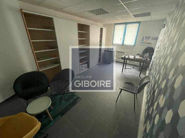 Local d'activites 546 m² à louer CARQUEFOU (réf : 44.019033)