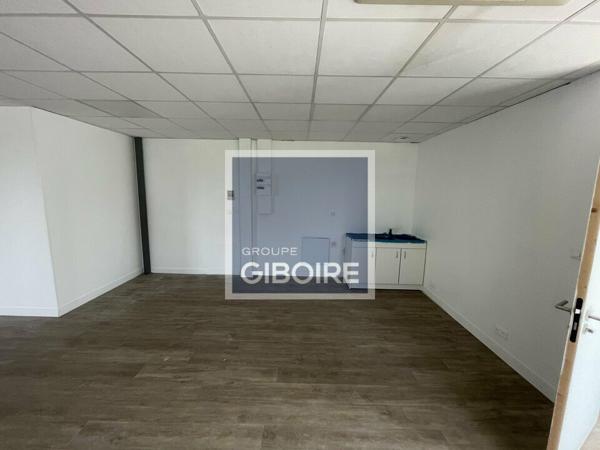 Bureaux - A LOUER - COUFLANT (réf : 49.017475)