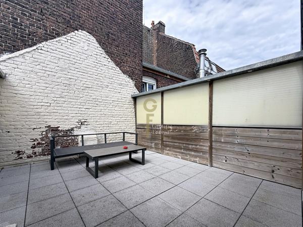 Adorable maison atypique de 92 m2, 2 grandes chambres poss. 3, terrasse parisienne.