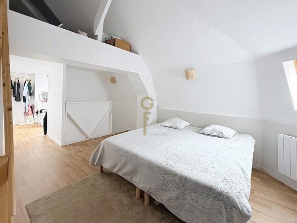Adorable maison atypique de 92 m2, 2 grandes chambres poss. 3, terrasse parisienne.