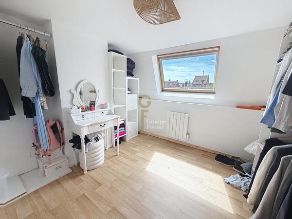 Adorable maison atypique de 92 m2, 2 grandes chambres poss. 3, terrasse parisienne.