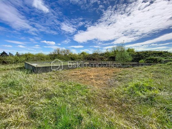 Terrain de 2 046 m²