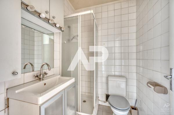 Appartement Rueil Malmaison 1 pièce(s) 29.31 m2 €189 000 ** - Référence 19683