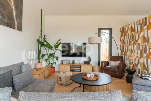 Maison contemporaine avec vue imprenable piscine