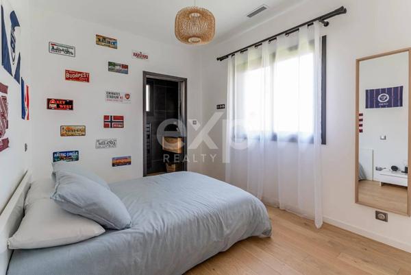 Maison contemporaine avec vue imprenable piscine