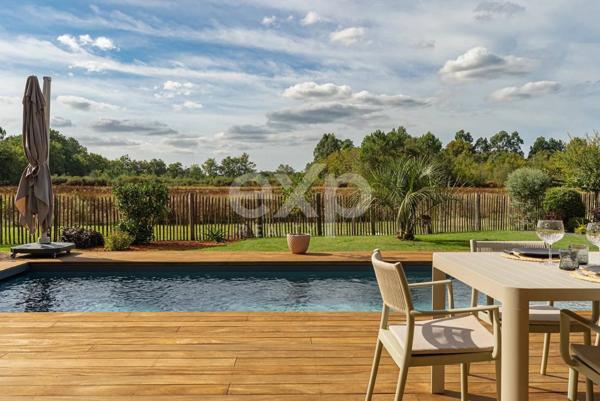 Maison contemporaine avec vue imprenable piscine