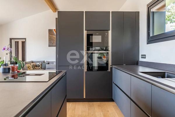 Maison contemporaine avec vue imprenable piscine