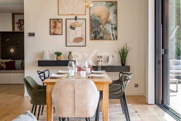 Maison contemporaine avec vue imprenable piscine