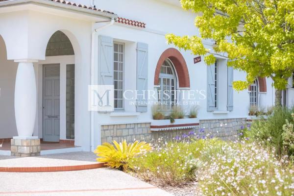 Taussat – Villa néo-basque seconde ligne de la plage