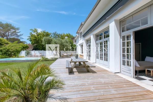 Taussat – Villa néo-basque seconde ligne de la plage