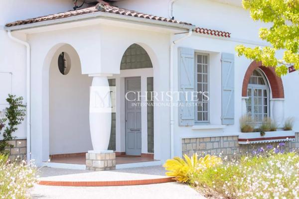 Taussat – Villa néo-basque seconde ligne de la plage