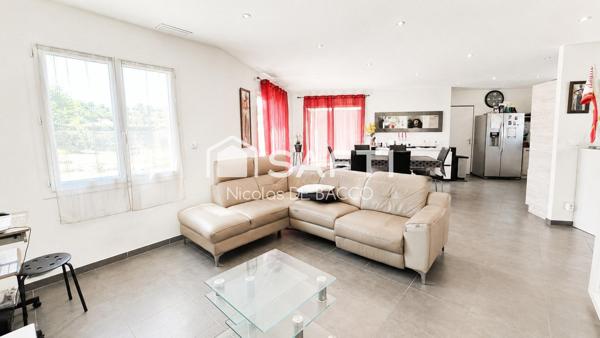 Maison de 2019, 110 m2 habitable, piscine, climatisation.