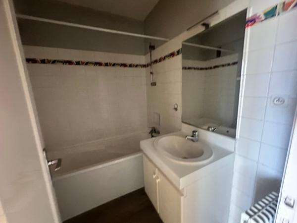 En hyper centre, appartement de type 3 avec balcon