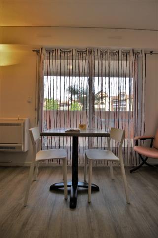 Studio dans résidence de tourisme thermale prisée avec place de parking estérieure