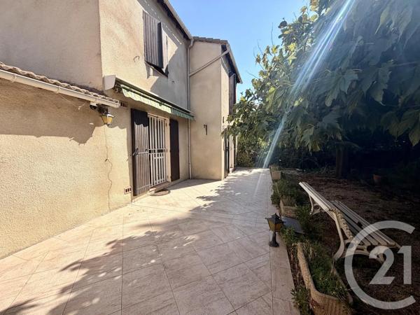 Maison à vendre  5 pièces - 99,80 m 2   ARLES  - 13