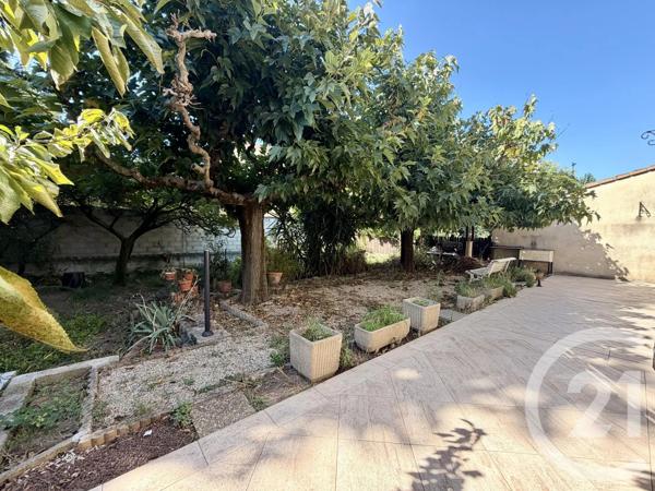 Maison à vendre  5 pièces - 99,80 m 2   ARLES  - 13