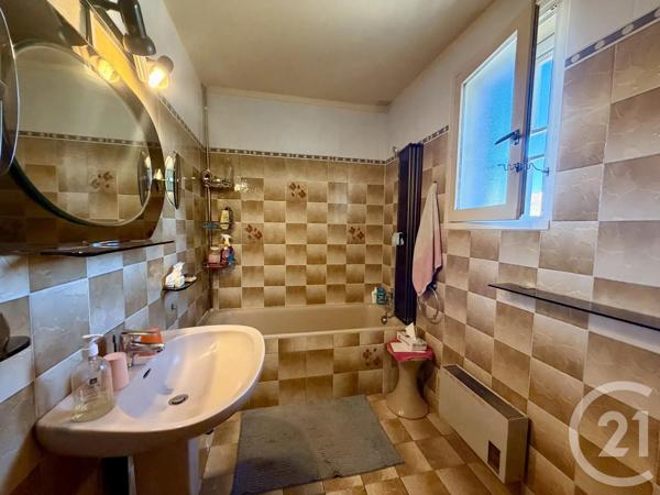 Maison à vendre  5 pièces - 99,80 m 2   ARLES  - 13