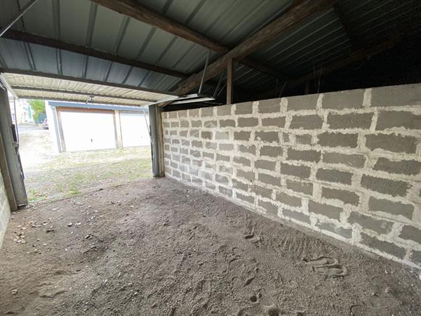 GARAGE A LOUER - BLOIS - BOX / GARAGE INDÉPENDANT FERME D'ENV. 14 m²