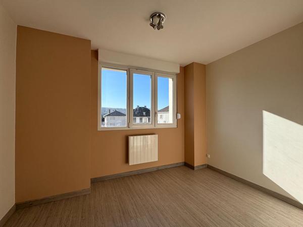 Appartement 2 chambres et Garage à 400 m de la gare d'Ars-sur-Moselle