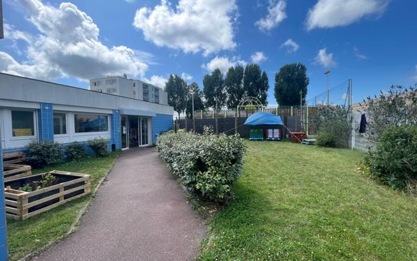 Immeuble à vendre    1 pièce • 213 m2 Calais