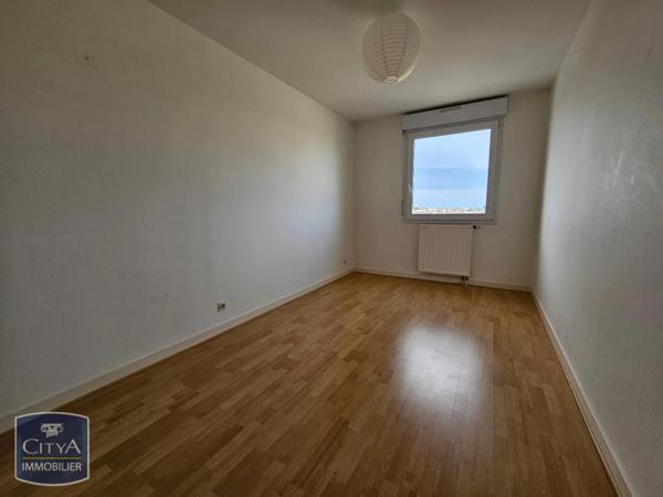 Appartement à louer 4 pièces 89.86m² Poitiers (86000)