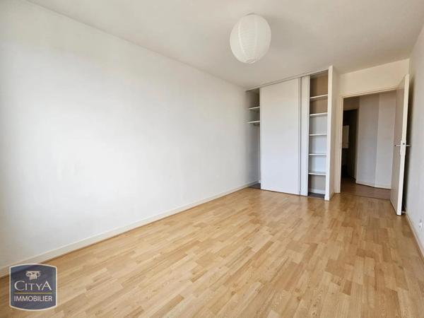 Appartement à louer 4 pièces 89.86m² Poitiers (86000)