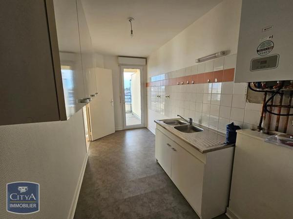 Appartement à louer 4 pièces 89.86m² Poitiers (86000)