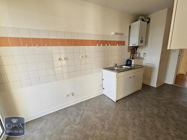 Appartement à louer 4 pièces 89.86m² Poitiers (86000)