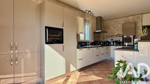 Maison à vendre 6 pièces 148 m² Saint-Ouen-les-Vignes