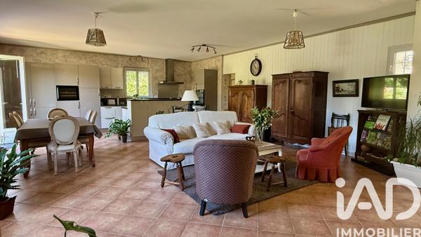 Maison à vendre 6 pièces 148 m² Saint-Ouen-les-Vignes