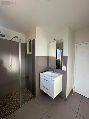 Location - Maison Ussel 19200 3 pièces 82 m 2