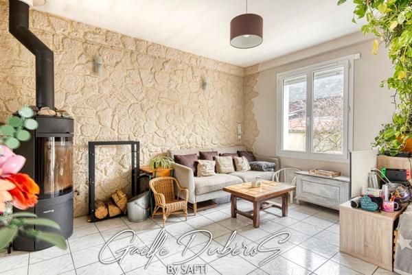 Charmante maison 3 chambres avec grand  jardin*** Pré visite 3D disponbible sur demande***