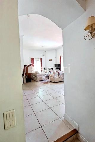 EXCEPTIONNELLE MAISON AVEC VUE PANORAMIQUE SUR LA RADE DE TOULON