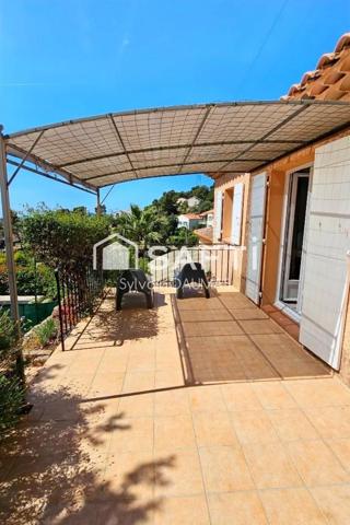 EXCEPTIONNELLE MAISON AVEC VUE PANORAMIQUE SUR LA RADE DE TOULON